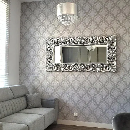 Jaracza 28/8 * スウプスク