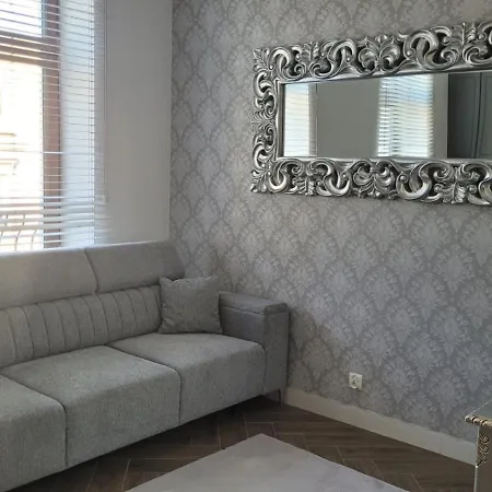 Apartment Jaracza 28/8 *