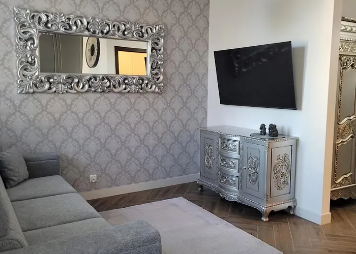 Apartament Jaracza 28/8 *